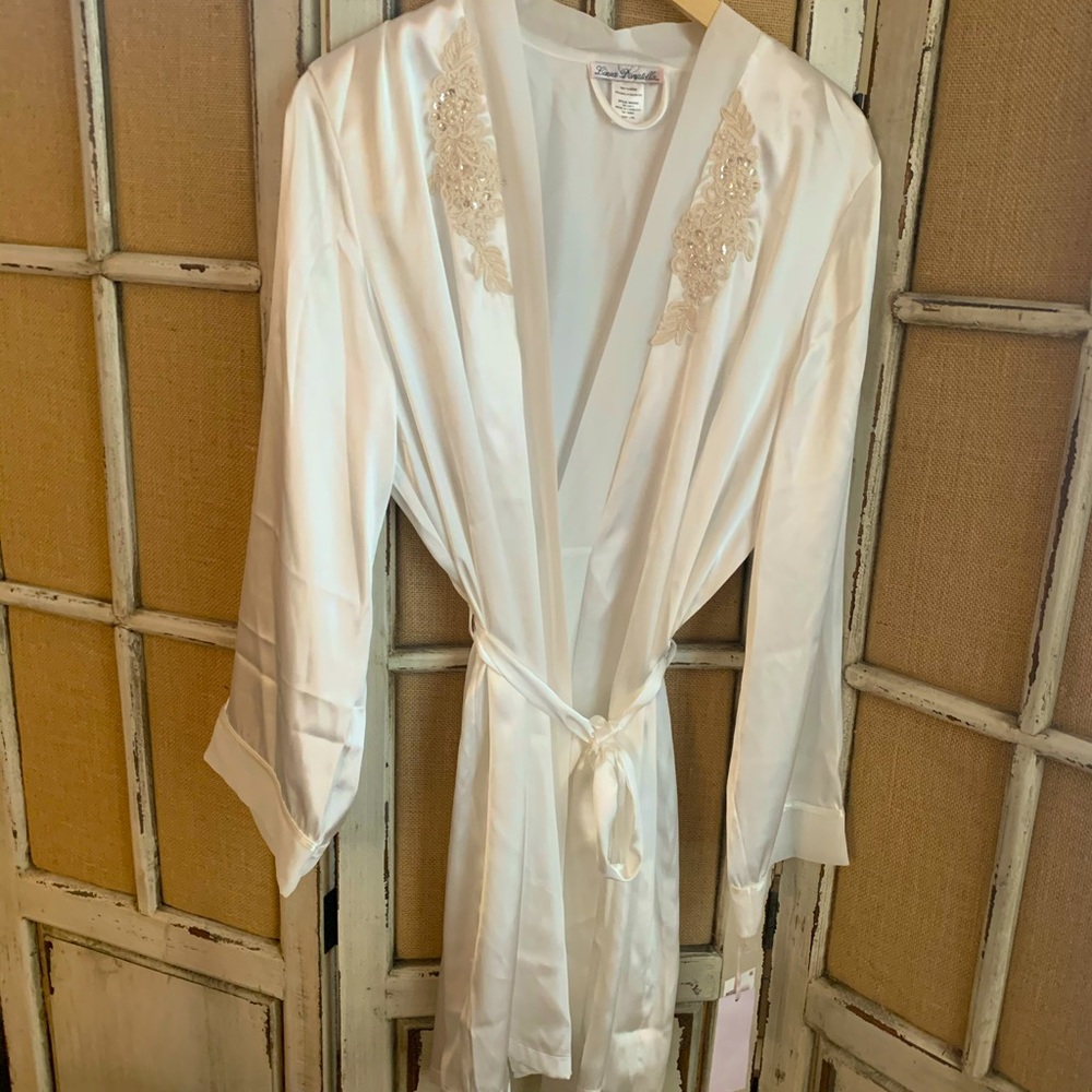 Linea Donatella bridal satin wrap robe  Ivory 💯 polyester satin with lace L/XL